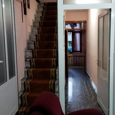 Levi Pogradaş